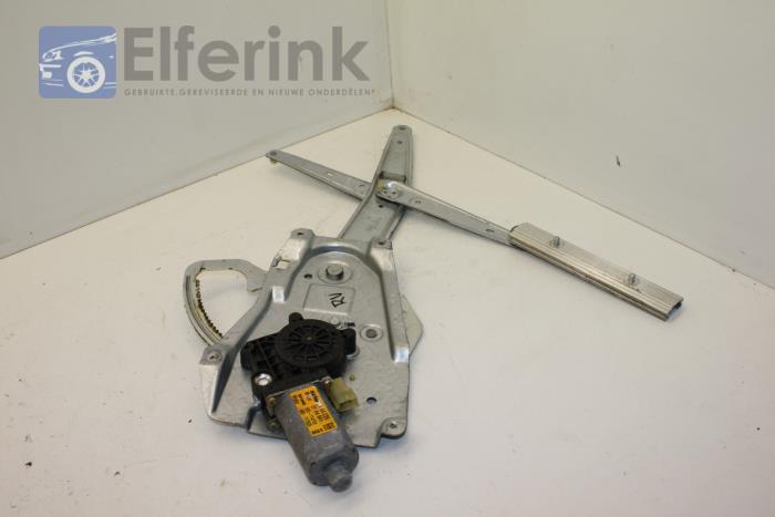 Window mechanism 4-door, front right from a Saab 9-5 (YS3E) 2.0t 16V 1997