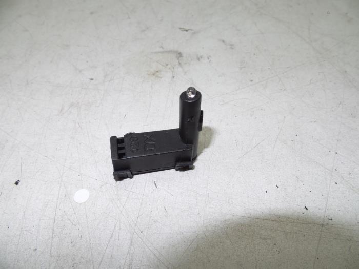Używane Lampa Volvo C70 (MC) 2.0 D 16V Cena € 25,00 Procedura marży oferowane przez Auto Demontage Elferink B.V.