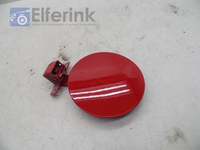 Tank cap cover from a Volvo C70 (MC) 2.0 D 16V 2008