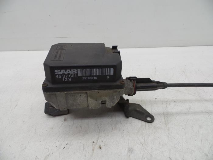Tempomat van een Saab 900 II (YS3D) 2.3 S,SE 16V 1996