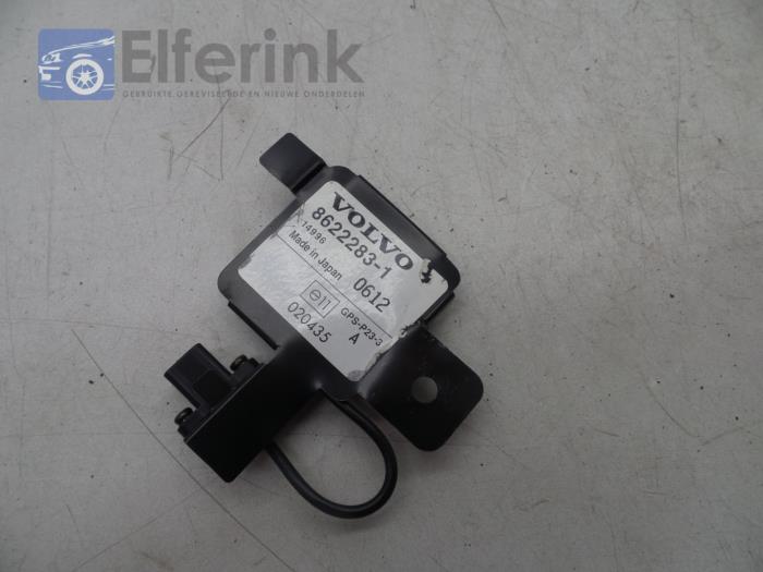 GPS antenna from a Volvo S60 I (RS/HV) 2.4 T5 20V 2007