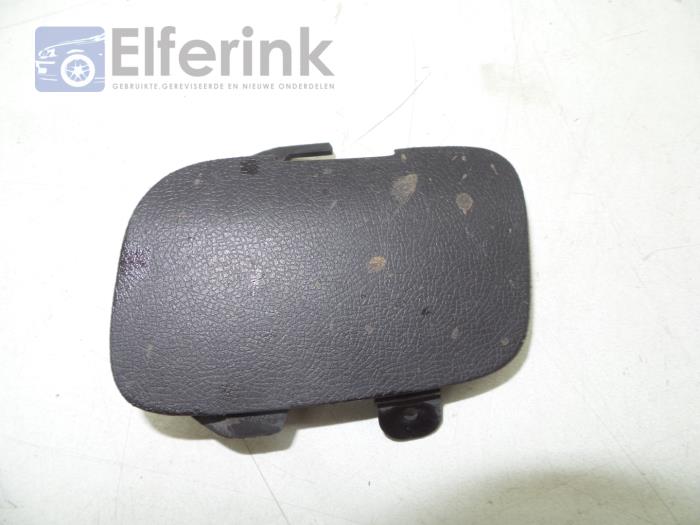 Towing eye cover, front from a Volvo XC70 (SZ) XC70 2.4 D 20V 2004