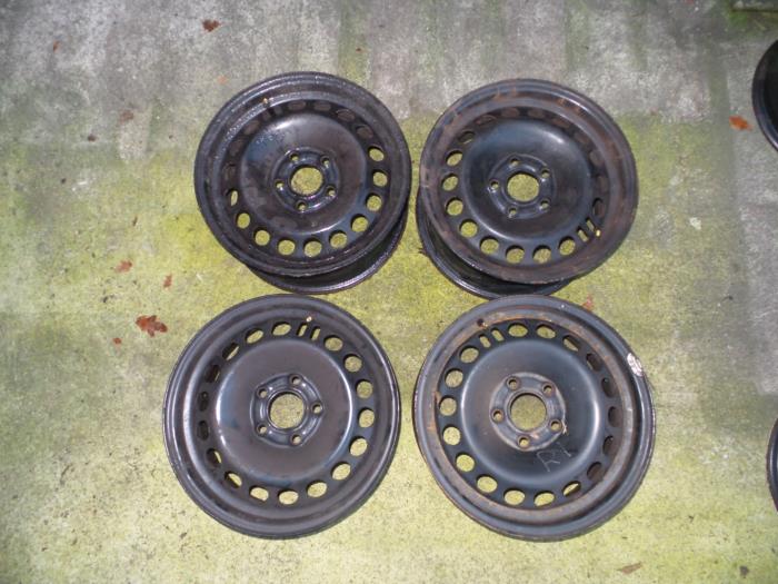 Gebrauchte Felgen Set Saab 9-3 03- Preis € 100,00 Margenregelung angeboten von Auto Demontage Elferink B.V.