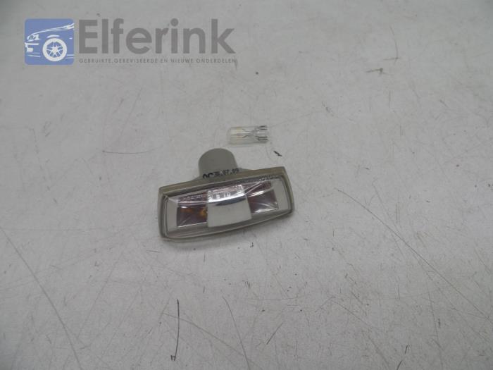 Front wing indicator, right from a Opel Insignia 2.0 CDTI 16V 130 Ecotec 2010