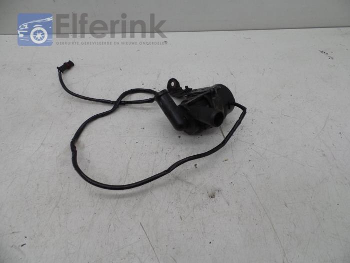 Water pump from a Saab 9-5 (YS3E) 3.0 t V6 24V 1999