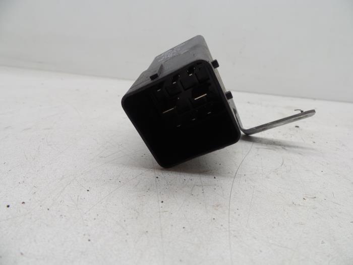 Glow plug relay Volvo C30 1.6 D2 16V 31312227