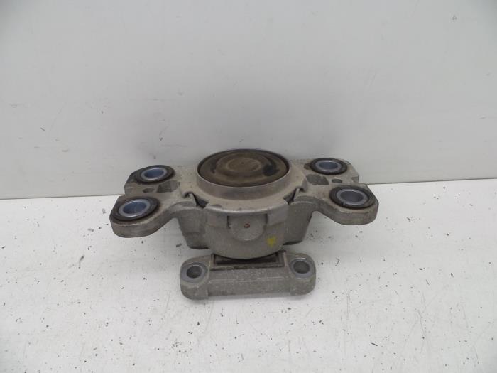 Used Engine mount Volvo S60 II (FS) 2.0 D4 20V Price € 25,00 Margin scheme offered by Auto Demontage Elferink B.V.