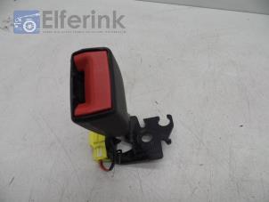 Usagé Insertion ceinture de sécurité arrière gauche Volvo S60 II (FS) 2.0 D4 20V Prix € 25,00 Règlement à la marge proposé par Auto Demontage Elferink B.V.
