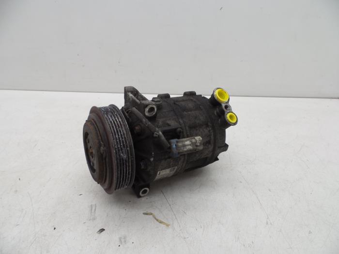 Usagé Compresseur de clim Saab 9-5 (YS3E) 1.9 TiD 16V Prix € 125,00 Règlement à la marge proposé par Auto Demontage Elferink B.V.