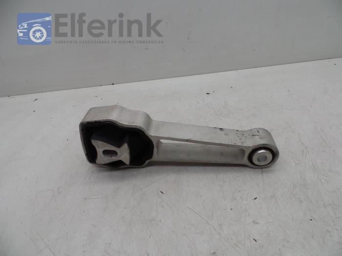 Engine mount from a Volvo XC70 (BZ) 2.4 D5 20V 215 AWD Autom. 2013