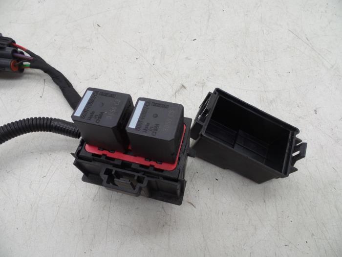 Fuse box Volvo XC70 2.4 D5 20V 215 AWD Autom. - 31394022