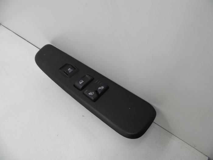 Usados Interruptor de ventanilla eléctrica Saab 9-7X 4.2i V6 24V AWD Precio € 50,00 Norma de margen ofrecido por Auto Demontage Elferink B.V.
