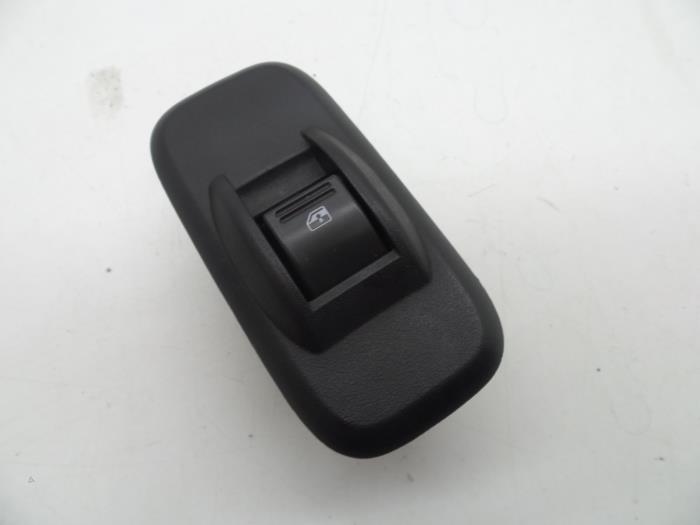 Usados Interruptor de ventanilla eléctrica Saab 9-7X 4.2i V6 24V AWD Precio € 25,00 Norma de margen ofrecido por Auto Demontage Elferink B.V.