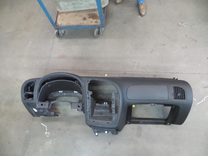 Używane Panel Saab 9-7X 4.2i V6 24V AWD Cena € 750,00 Procedura marży oferowane przez Auto Demontage Elferink B.V.