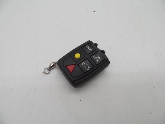 Begagnade Fjärrkontrollset Volvo V70 (SW) 2.5 T 20V Pris € 25,00 Marginaltabell erbjuds av Auto Demontage Elferink B.V.
