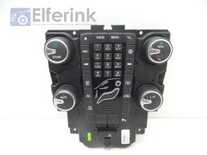 Usagé Unité de contrôle Multimedia Volvo V40 (MV) 1.6 T2 GTDi 16V Prix € 75,00 Règlement à la marge proposé par Auto Demontage Elferink B.V.