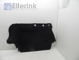 Used Luggage compartment trim Volvo V40 (MV) 1.6 T2 GTDi 16V Price € 40,00 Margin scheme offered by Auto Demontage Elferink B.V.