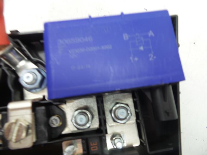 Used Volvo V40 (MV) 1.6 T2 GTDi 16V Fuse box - 30659046 ... fuse box on volvo v40 
