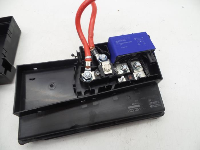Used Volvo V40 (MV) 1.6 T2 GTDi 16V Fuse box - 30659046 ... fuse box on volvo v40 
