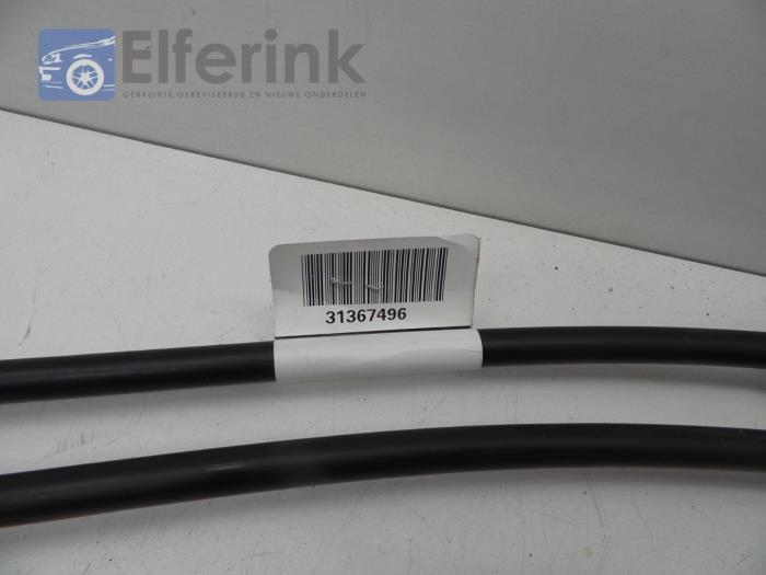 Gearbox control cable from a Volvo V40 (MV) 1.6 T2 GTDi 16V 2015