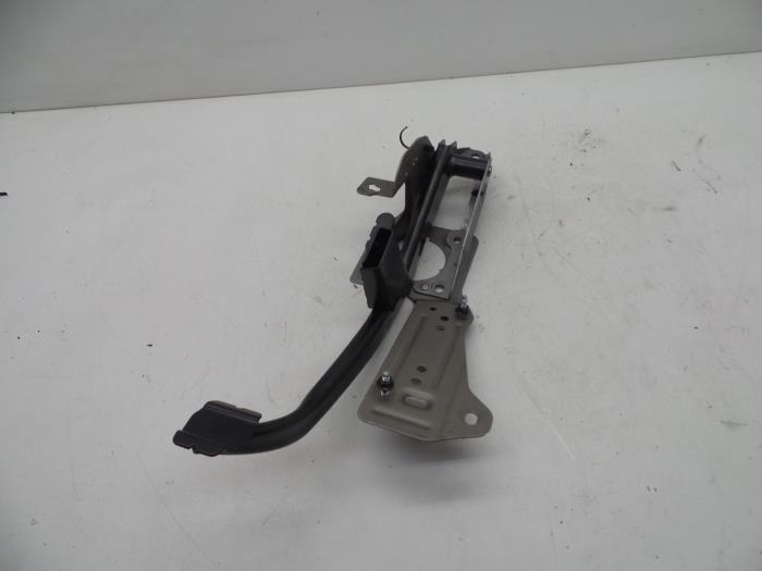 Używane Pedal hamulca Volvo V40 (MV) 1.6 T2 GTDi 16V Cena € 25,00 Procedura marży oferowane przez Auto Demontage Elferink B.V.