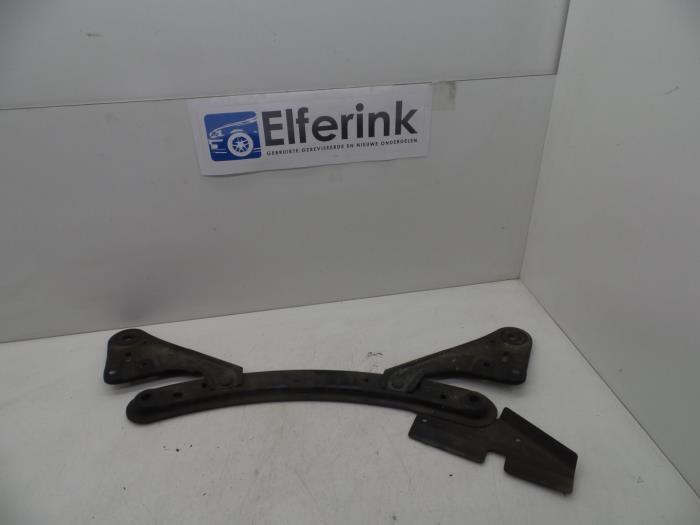 Gebrauchte Motorbalken Volvo V40 (MV) 1.6 D2 Preis € 75,00 Margenregelung angeboten von Auto Demontage Elferink B.V.