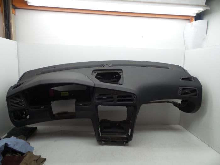 Używane Panel Volvo V70 (SW) 2.4 20V 170 Cena € 350,00 Procedura marży oferowane przez Auto Demontage Elferink B.V.