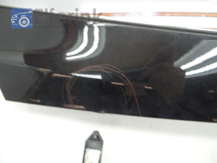 Reflector tail light garnish panel from a Opel Insignia Sports Tourer 2.0 CDTI 16V 160 Ecotec 2011
