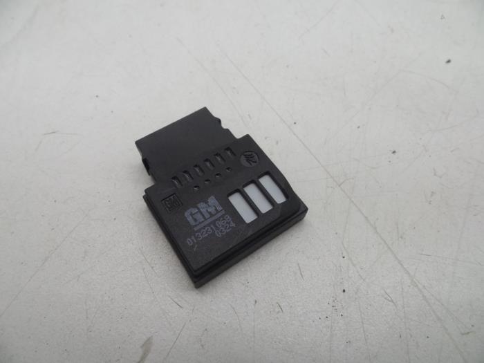 Begagnade Regnsensor Saab 9-5 (YS3G) 2.0 TiD 16V Pris € 25,00 Marginaltabell erbjuds av Auto Demontage Elferink B.V.