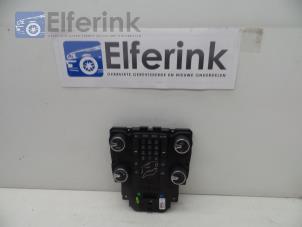 Usados Unidad de control multimedia Volvo V40 (MV) 1.6 D2 Precio € 150,00 Norma de margen ofrecido por Auto Demontage Elferink B.V.