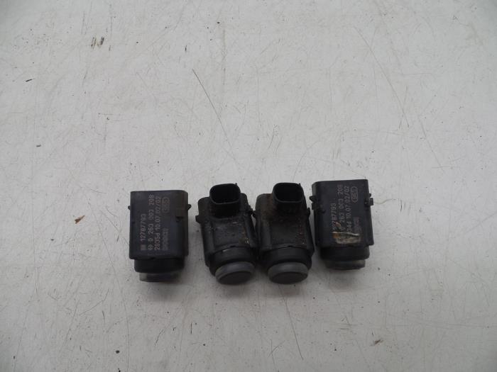 Usados Sensor PDC Saab 9-3 II Sport Sedan (YS3F) 1.8t 16V Precio € 75,00 Norma de margen ofrecido por Auto Demontage Elferink B.V.