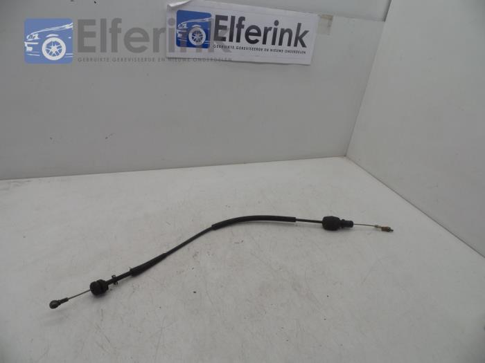 Throttle cable from a Opel Corsa B (73/78/79) 1.4Si Joy,Sport,GLS 1994