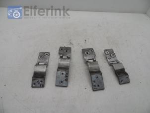 Used Set of hinges Opel Combo (Corsa C) 1.3 CDTI 16V Price € 40,00 Margin scheme offered by Auto Demontage Elferink B.V.