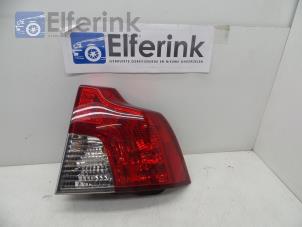 Używane Tylne swiatlo pozycyjne prawe Volvo S40 (MS) 1.8 16V Cena € 100,00 Procedura marży oferowane przez Auto Demontage Elferink B.V.