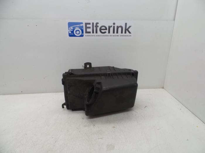 Gebrauchte Luftfiltergehäuse Volvo V70 (GW/LW/LZ) 2.5 TDI Preis € 40,00 Margenregelung angeboten von Auto Demontage Elferink B.V.