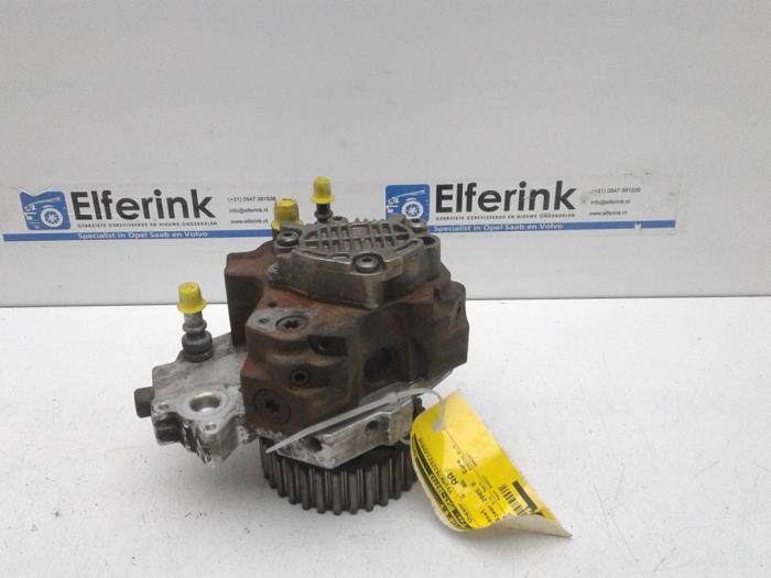 Usagé Pompe diesel Volvo V50 (MW) 1.6 D 16V Prix € 125,00 Règlement à la marge proposé par Auto Demontage Elferink B.V.