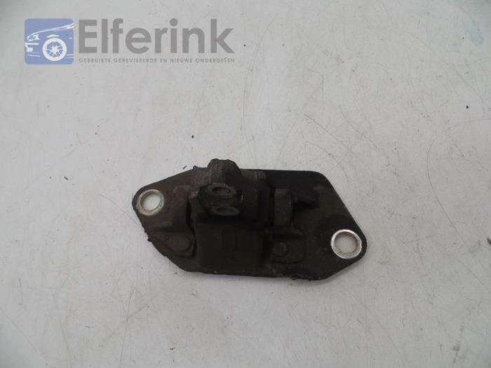 Engine mount from a Volvo S80 (TR/TS) 2.4 T Turbo 20V 2002