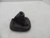 Gear stick cover from a Volvo S40 (VS), 1995 / 2004 2.0 16V, Saloon, 4-dr, Petrol, 1.948cc, 100kW (136pk), FWD, B4204S2, 1995-07 / 2003-12, VS17 2004