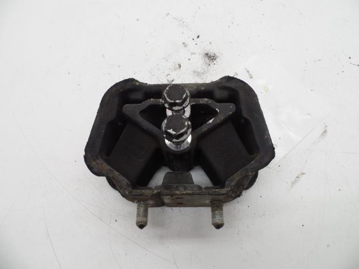 Used Engine mount Opel Astra F (53/54/58/59) 1.6i Price € 25,00 Margin scheme offered by Auto Demontage Elferink B.V.