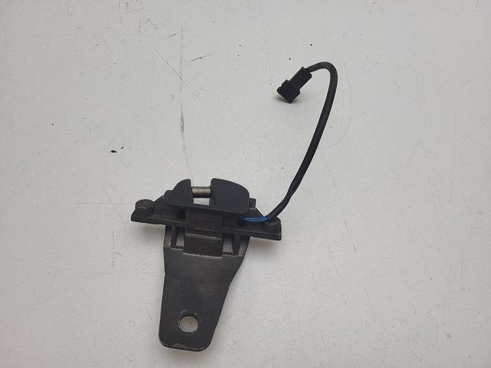 Używane Sterowanie dachu cabrio Saab 9-3 I (YS3D) 2.0 SE Turbo 16V Cena € 25,00 Procedura marży oferowane przez Auto Demontage Elferink B.V.