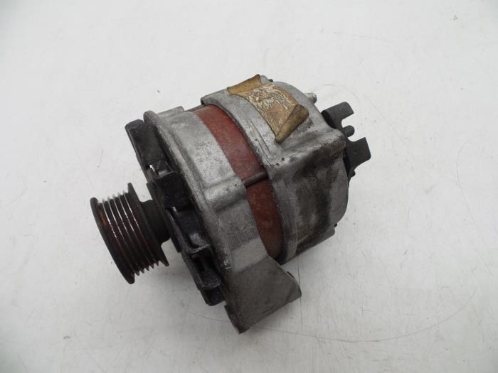 Begagnade Dynamo Saab 9000 CS 2.3i 16V CS Pris € 50,00 Marginaltabell erbjuds av Auto Demontage Elferink B.V.