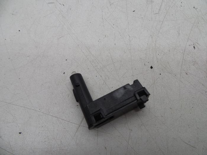 Używane Lampa Volvo C70 (MC) 2.5 T5 20V Cena € 25,00 Procedura marży oferowane przez Auto Demontage Elferink B.V.