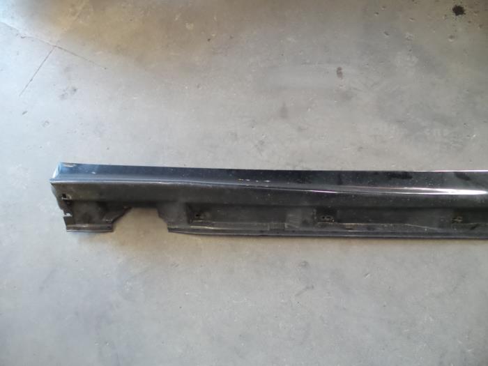 Używane Próg lewy Saab 9-3 I (YS3D) 2.2 TiD Kat. Cena € 50,00 Procedura marży oferowane przez Auto Demontage Elferink B.V.
