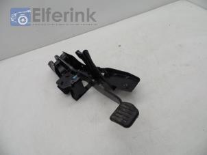 Used Brake pedal Volvo XC70 (BZ) 2.4 D 20V AWD Price € 25,00 Margin scheme offered by Auto Demontage Elferink B.V.