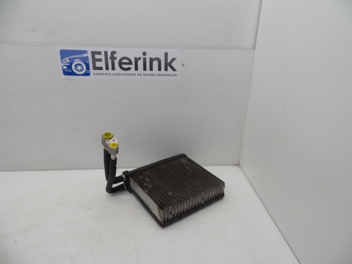 Usagé Refroidisseur clim Volvo C70 (MC) 2.5 T5 20V Prix € 75,00 Règlement à la marge proposé par Auto Demontage Elferink B.V.