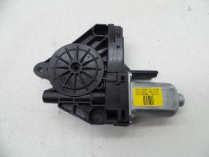 Begagnade Motor, dörrfönster Volvo V60 Cross Country I (FZ) 2.0 D4 16V Pris € 50,00 Marginaltabell erbjuds av Auto Demontage Elferink B.V.