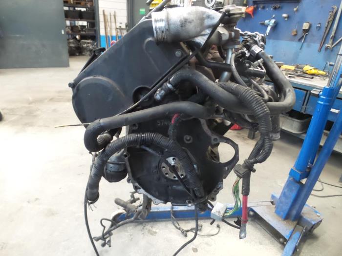 Engine Volvo V70 2.5 D - D5252T - Auto Demontage Elferink B.V.