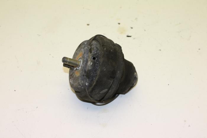 Used Engine mount Volvo V70 (SW) 2.4 T 20V Price € 25,00 Margin scheme offered by Auto Demontage Elferink B.V.