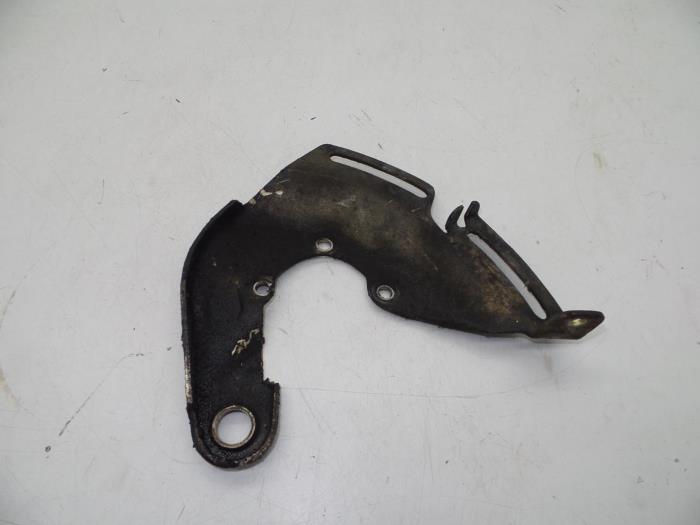 Used Engine mount Saab 900 I 2.0 i 16V Price € 25,00 Margin scheme offered by Auto Demontage Elferink B.V.
