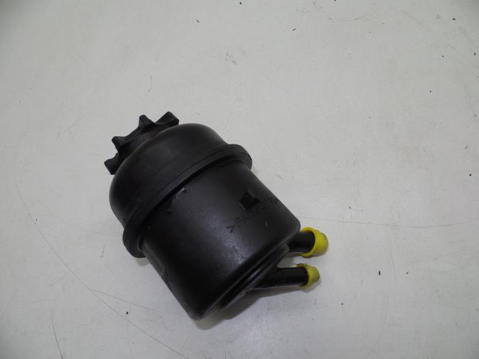 Begagnade Styrservotank Saab 900 II (YS3D) 2.3 S,SE 16V Pris € 25,00 Marginaltabell erbjuds av Auto Demontage Elferink B.V.